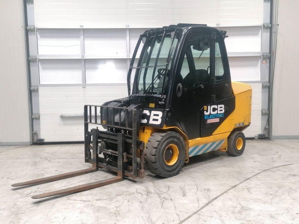 JCB TLT30-19E مناولات متداخلة