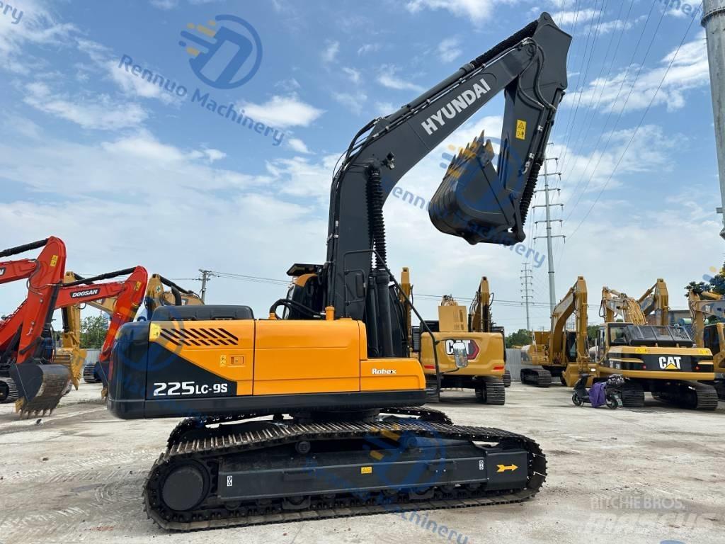 Hyundai 225LC-9S حفارات زحافة