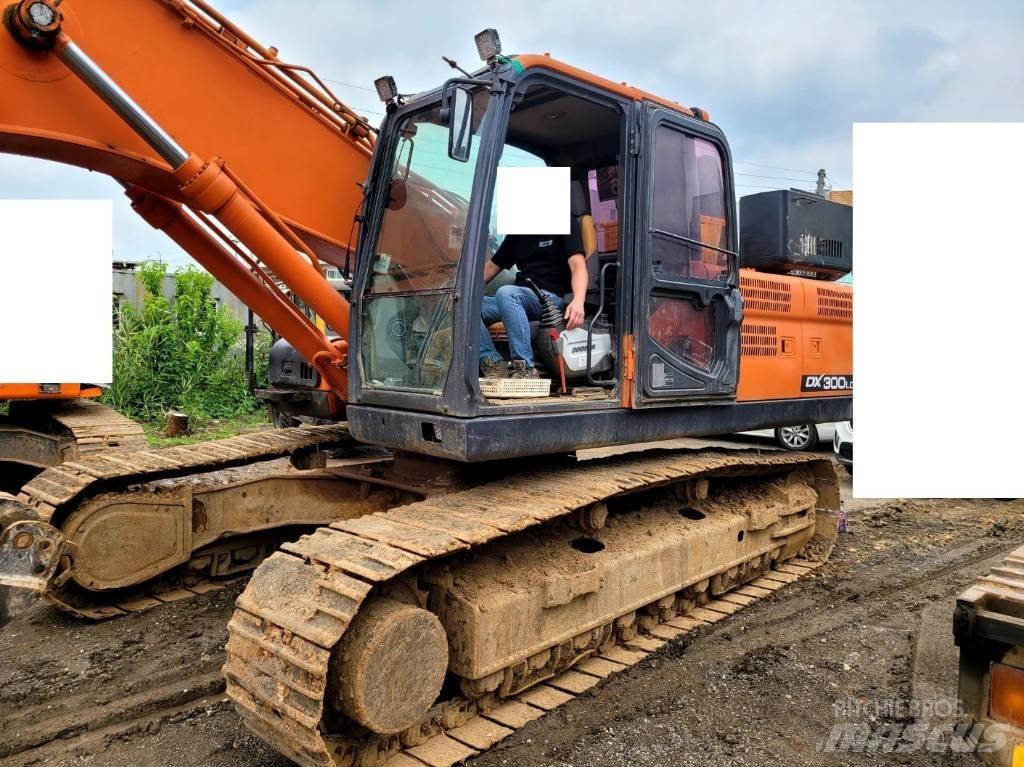 Doosan DX 300 LCA حفارات زحافة