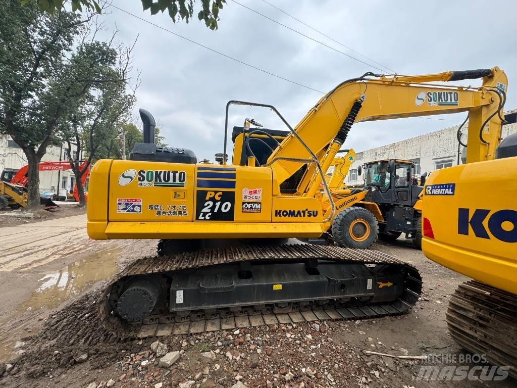 Komatsu PC 210 LC-8 حفارات زحافة