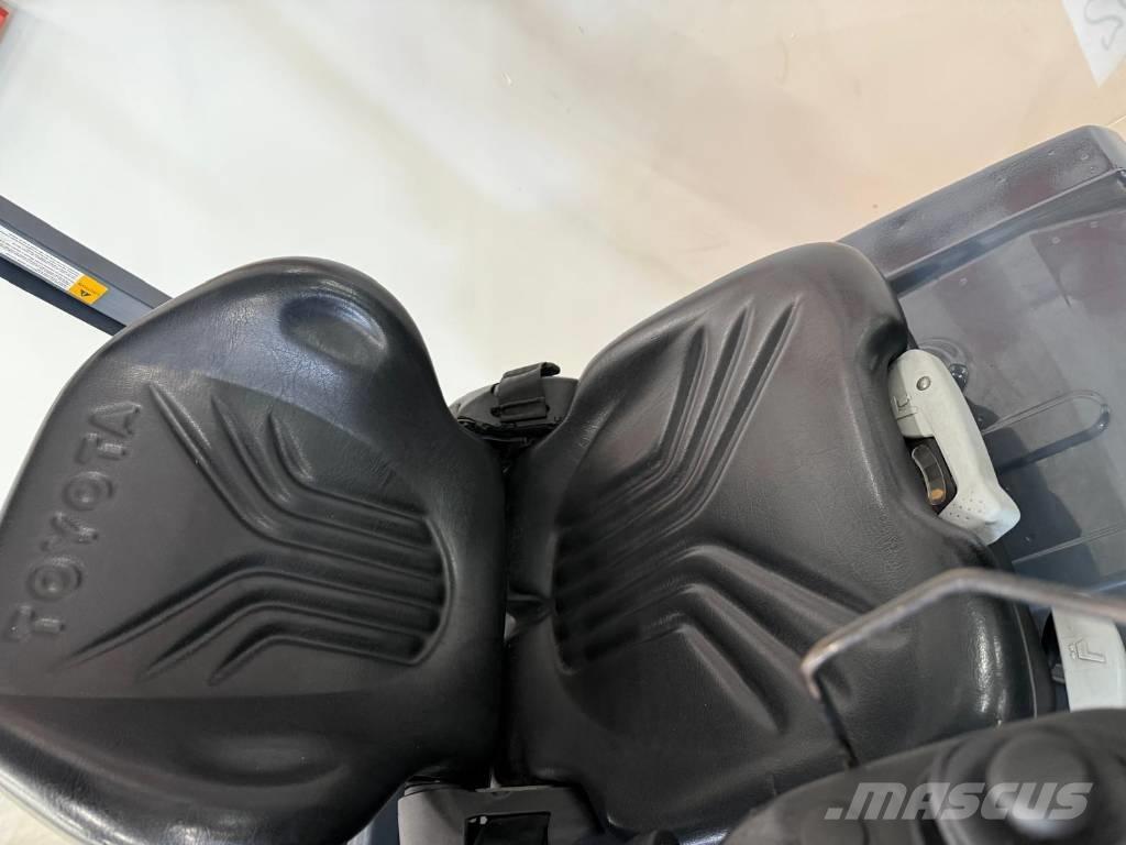 Toyota 11032 - 8FBM16T شاحنات ذات رافعات شوكية تعمل بالكهرباء