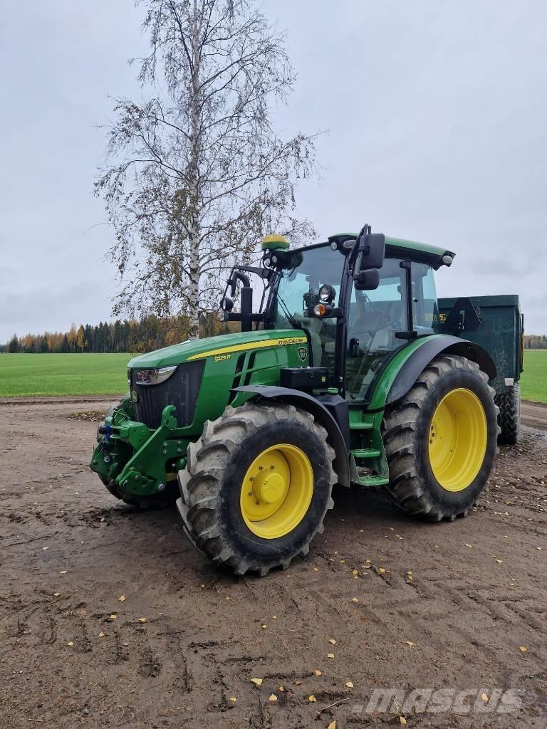 John Deere 5125R الجرارات