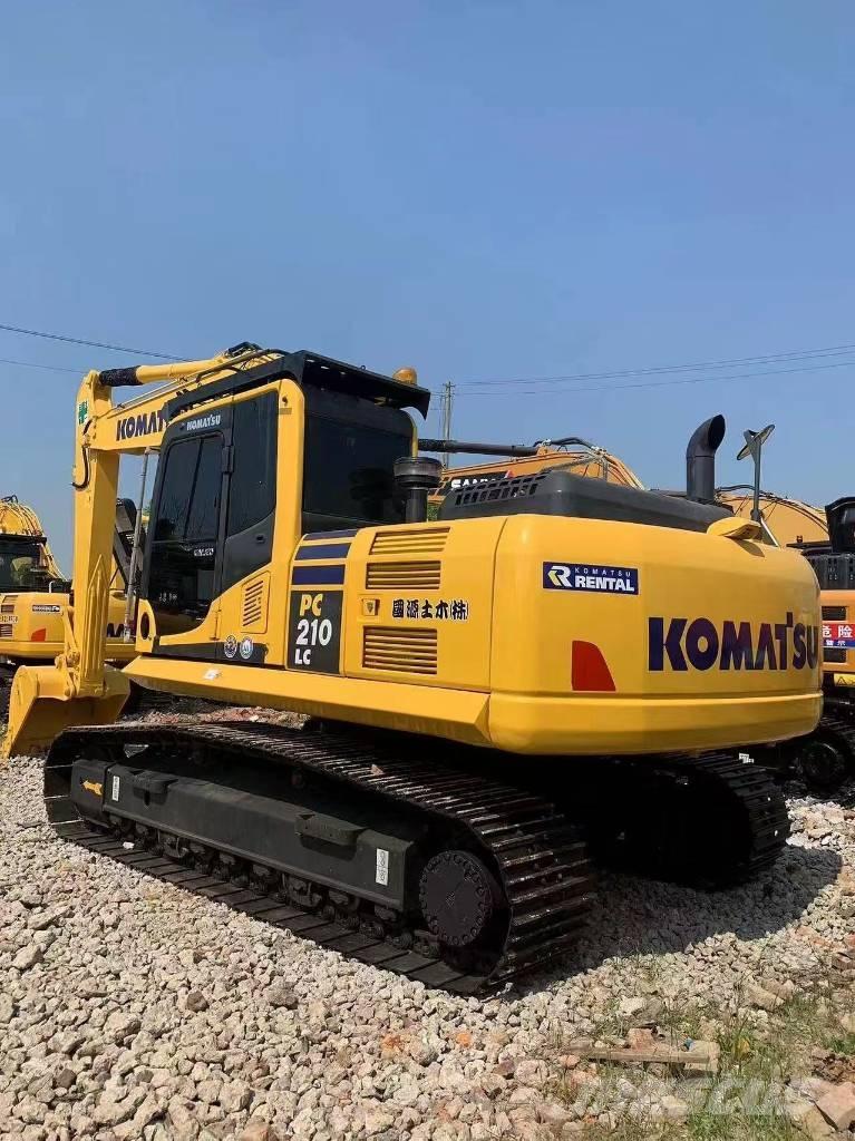 Komatsu PC 210 حفارات زحافة
