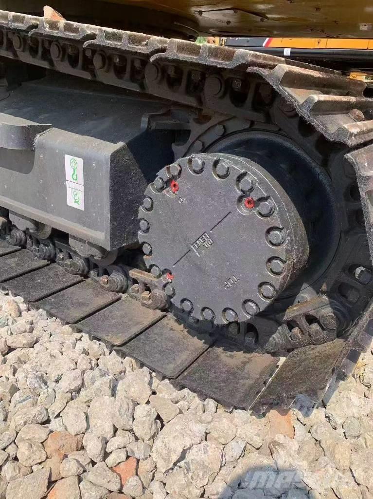 Komatsu PC 210 حفارات زحافة