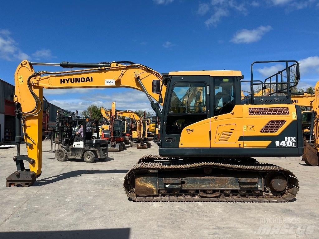 Hyundai HX140L حفارات زحافة