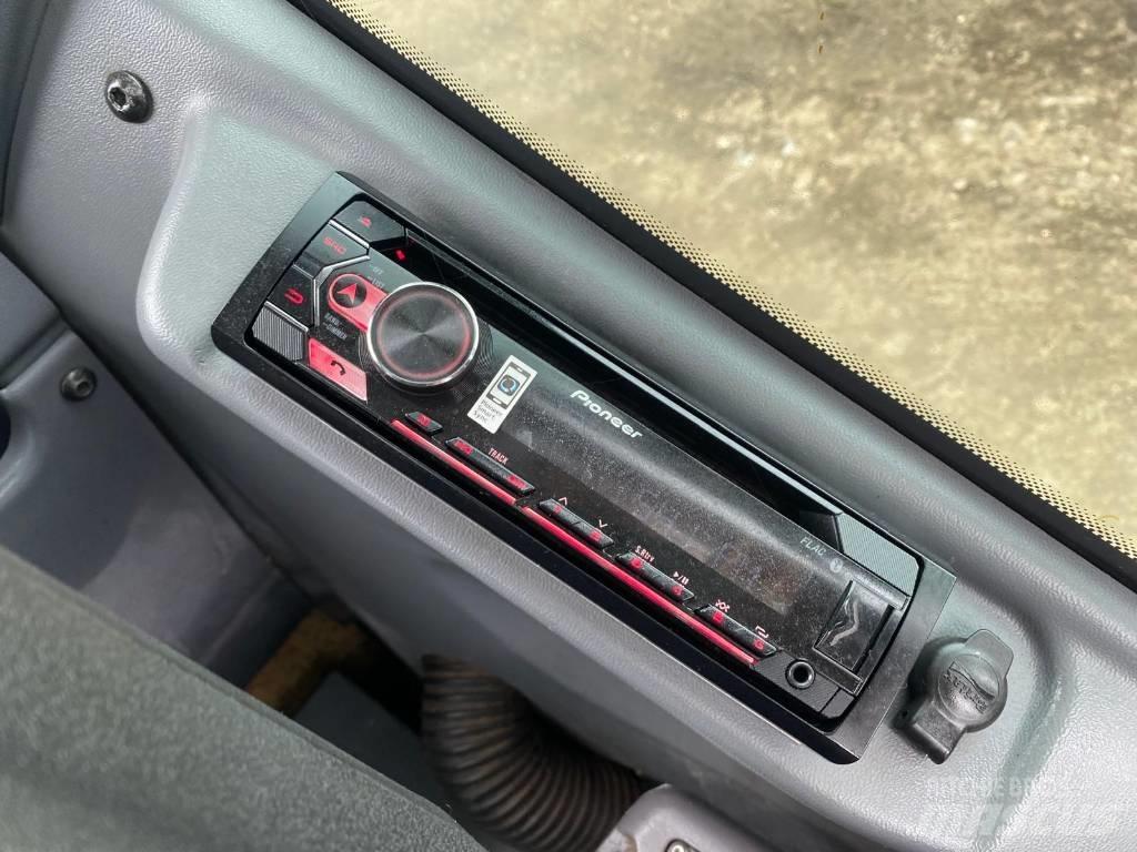 Atlas 150 W حفارات بعجل