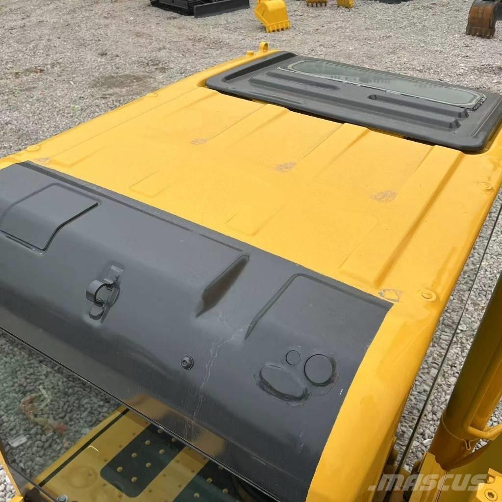 Komatsu PC 240 حفارات زحافة