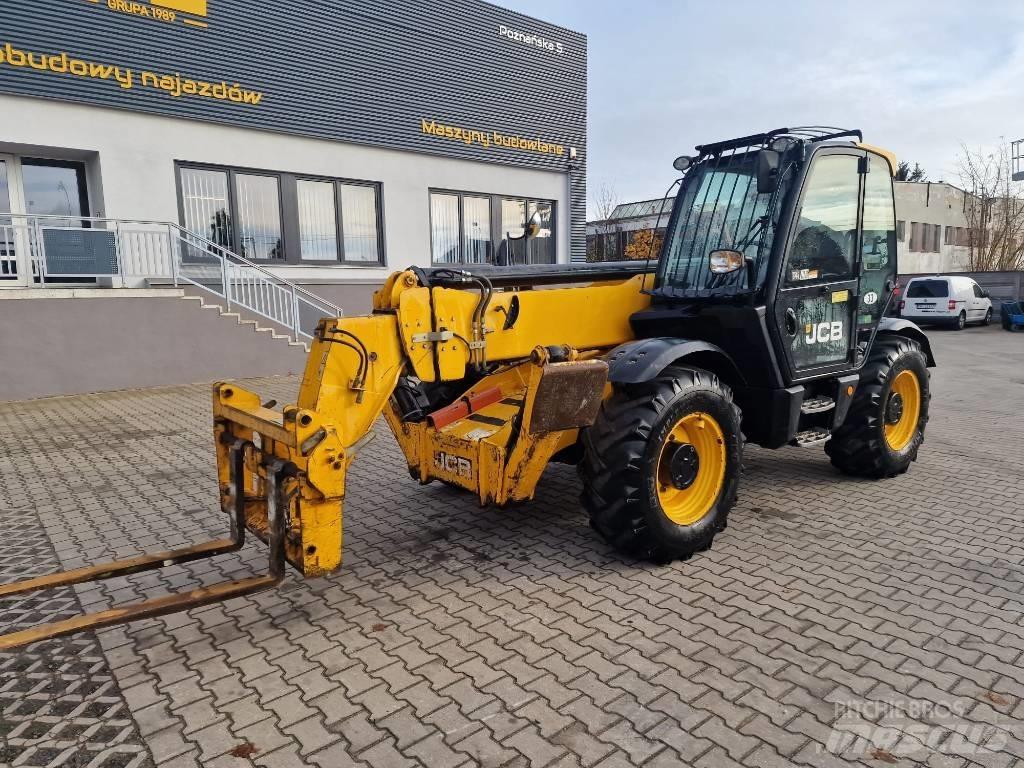 JCB 535-140 مناولات متداخلة