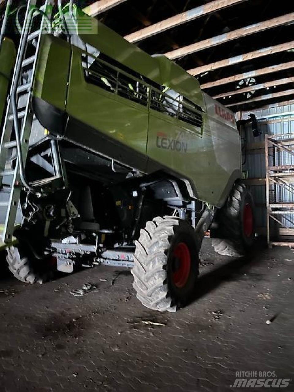 CLAAS lexion 740 حصادات