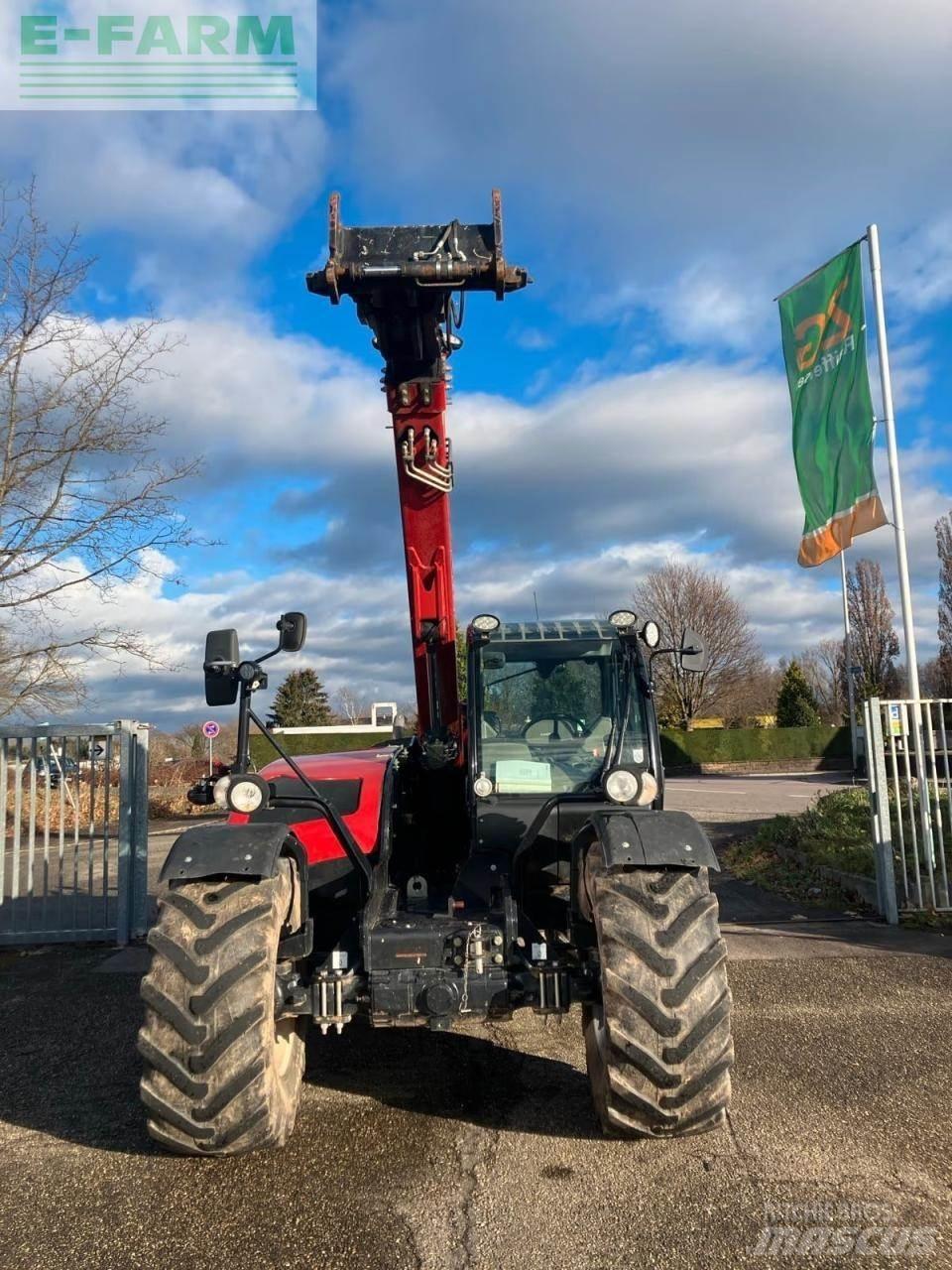 Case IH 635 معدات مناولة لأغراض الزراعة