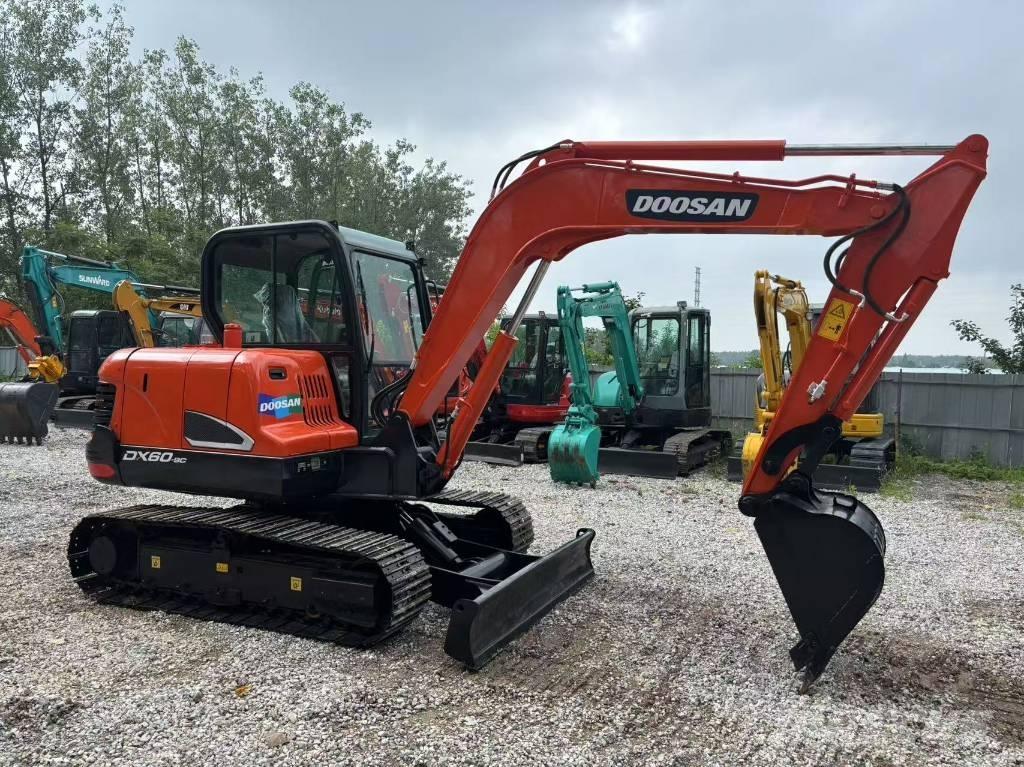 Doosan DX 60 حفارات صغيرة أقل من 7 طن (حفارات صغيرة)