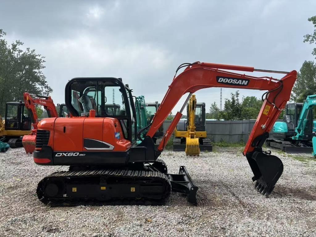 Doosan DX 60 حفارات صغيرة أقل من 7 طن (حفارات صغيرة)
