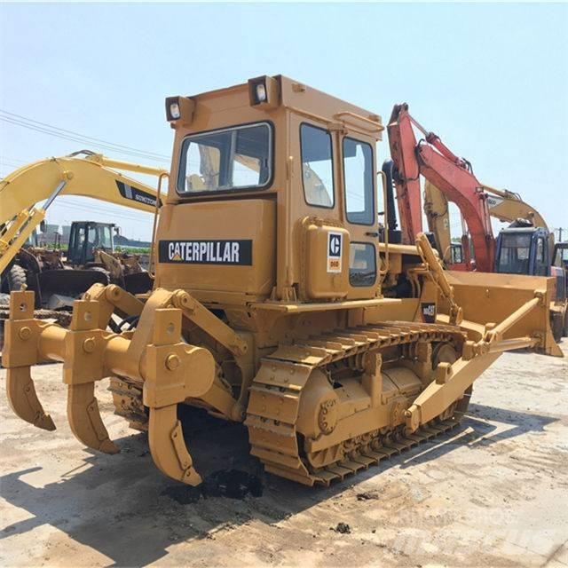 CAT D 6 D بلدوزرات مجنزرة