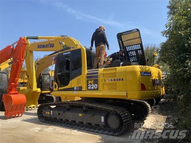 Komatsu PC 220-8 حفارات زحافة