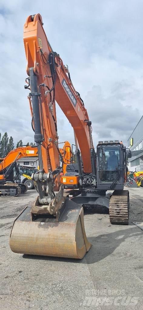 Doosan DX 225 LC-7 حفارات زحافة