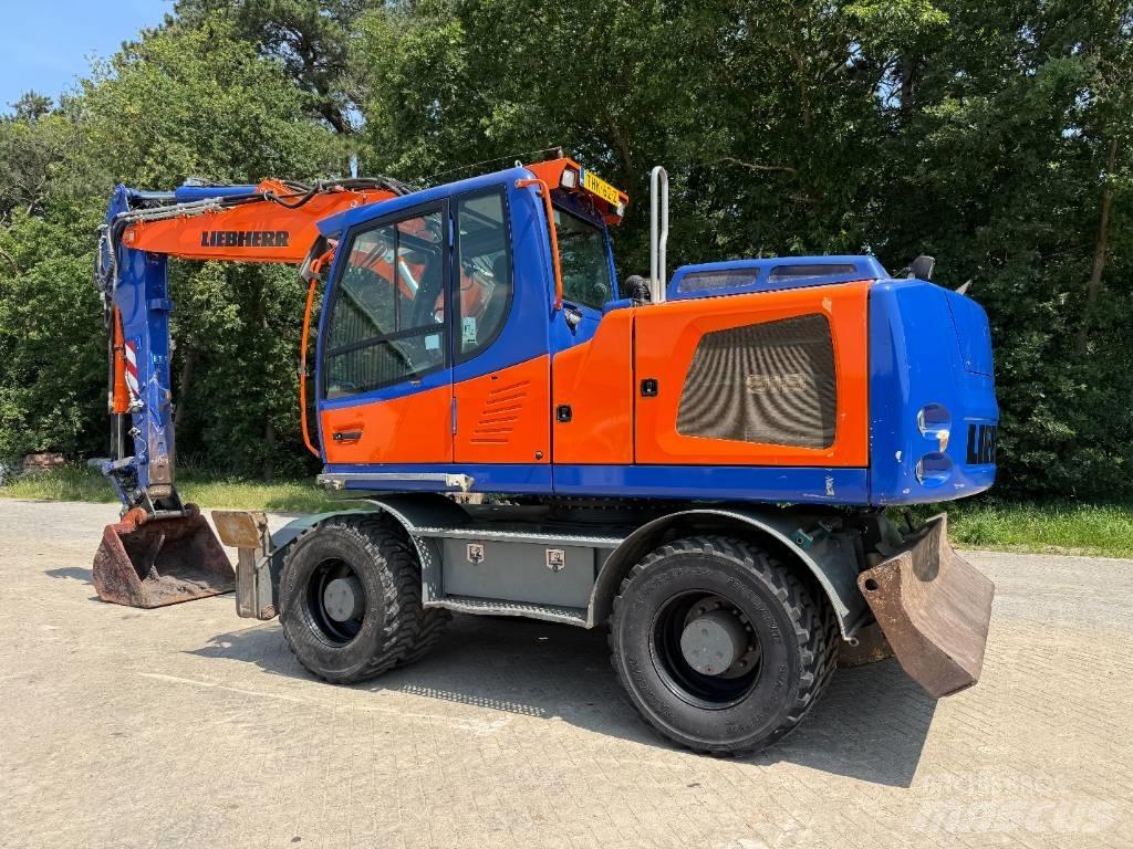 Liebherr A 918 حفارات بعجل
