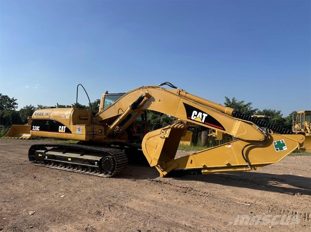 CAT 320C حفارات زحافة