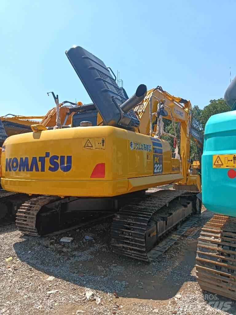 Komatsu PC 220 حفارات زحافة