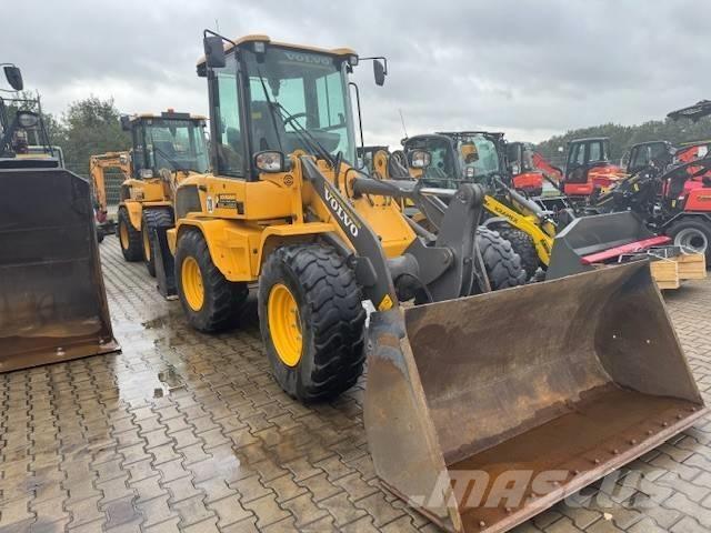 Volvo L 30 G لوادر بعجل