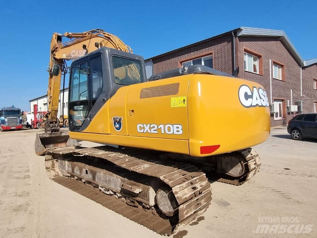CASE CX 210 B حفارات زحافة