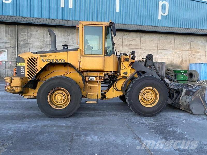 Volvo L 90 E لوادر بعجل