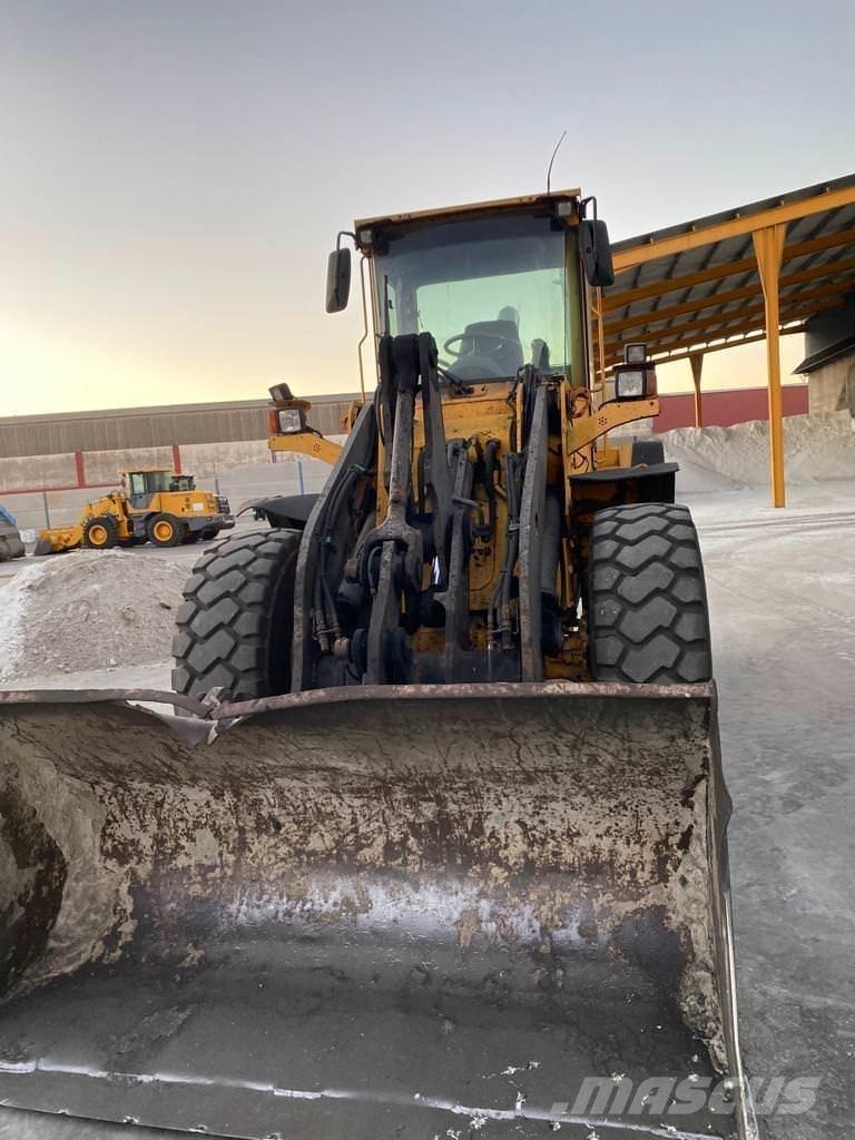Volvo L 90 E لوادر بعجل