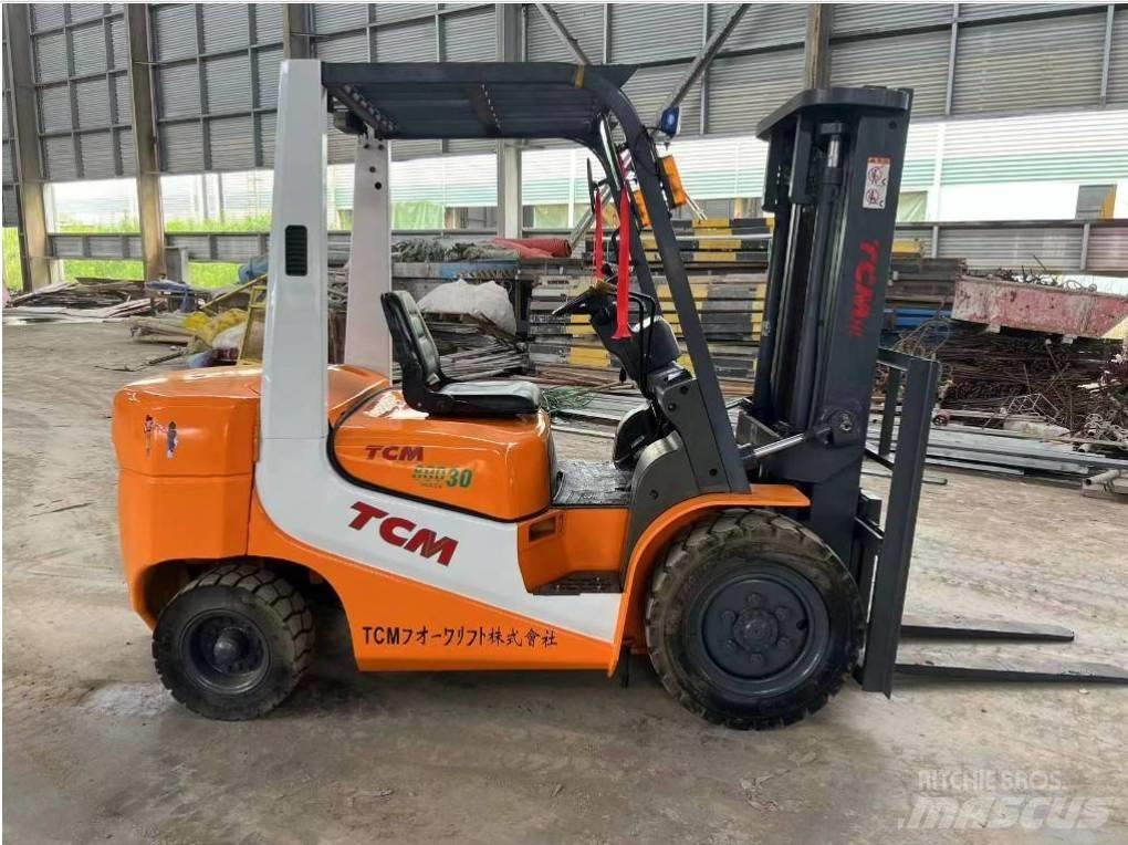 TCM FD 30 شاحنات الديزل