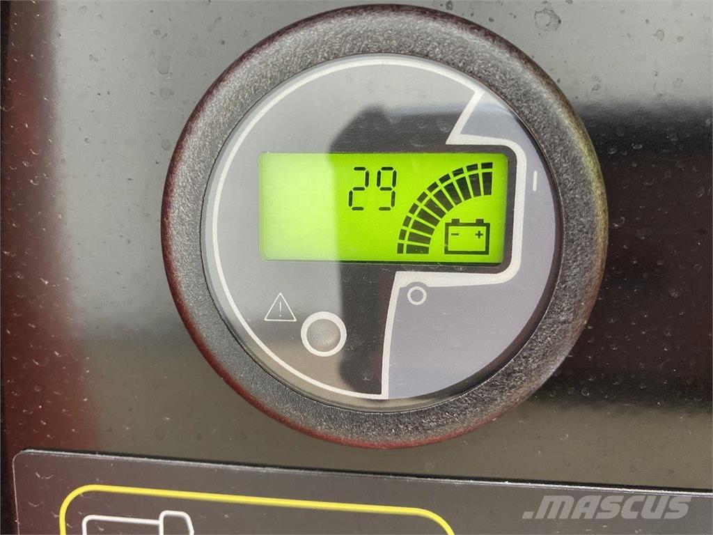 Manitou 100VJR رافعات السارية الرأسية