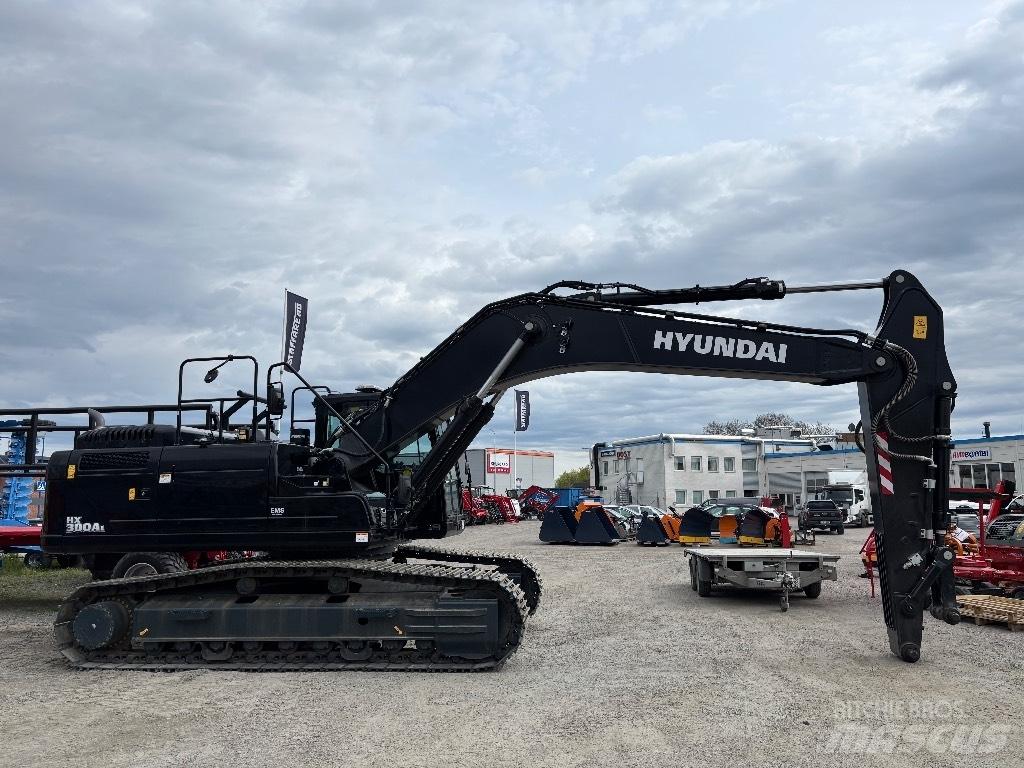 Hyundai HX300A L حفارات زحافة