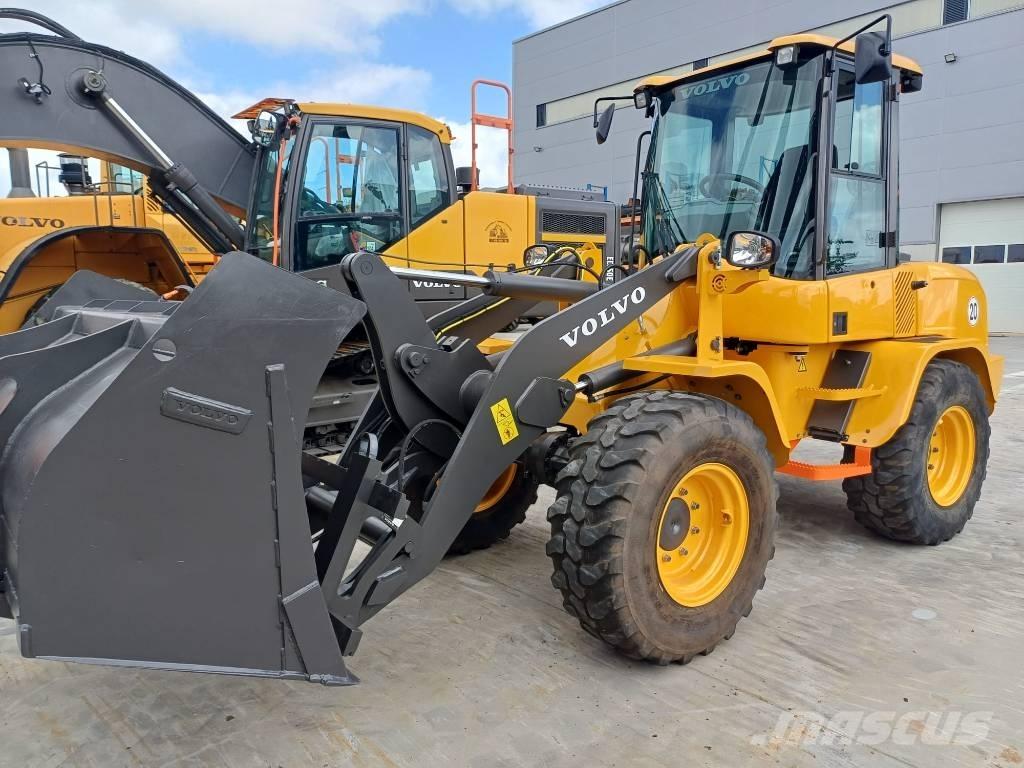 Volvo L 35 G لوادر بعجل