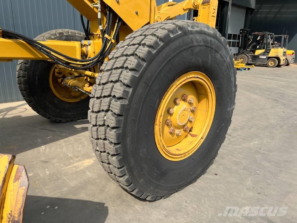 CAT 140M معدات تمهيد الطرق