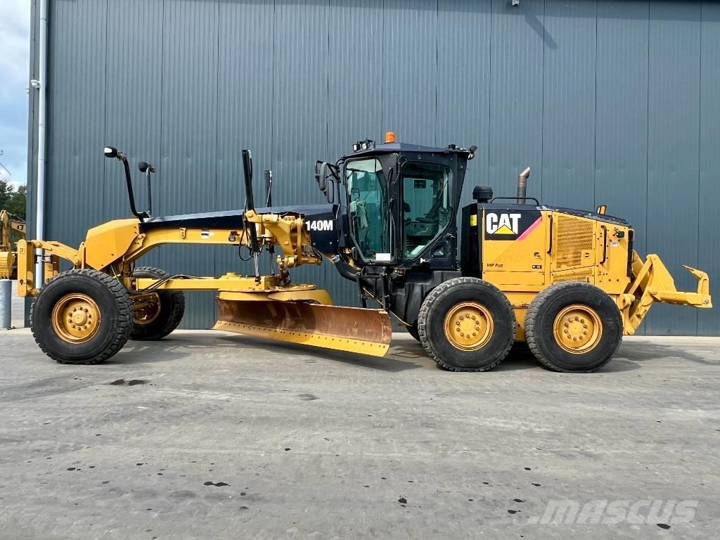 CAT 140M معدات تمهيد الطرق