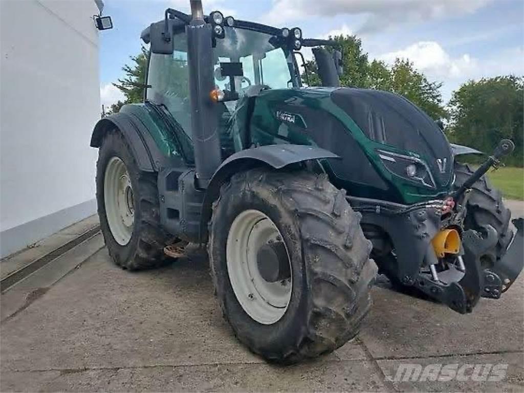 Valtra T 174 E الجرارات