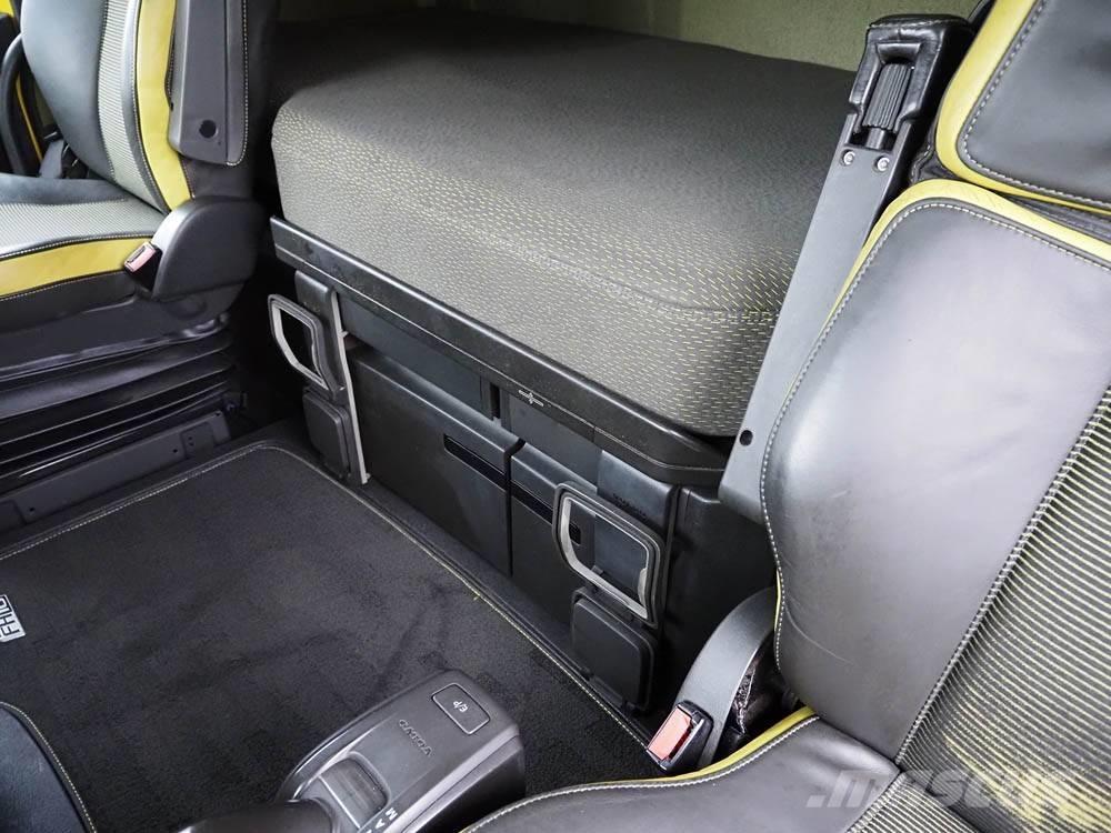 Volvo FH 16 شاحنات نقل ألواح الخشب