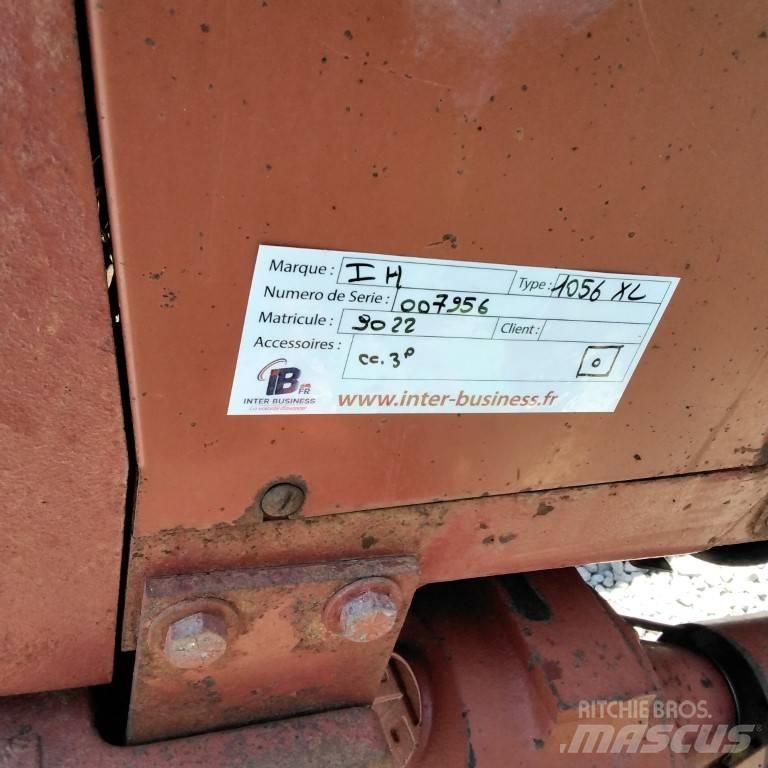 Case IH 1056 XL الجرارات