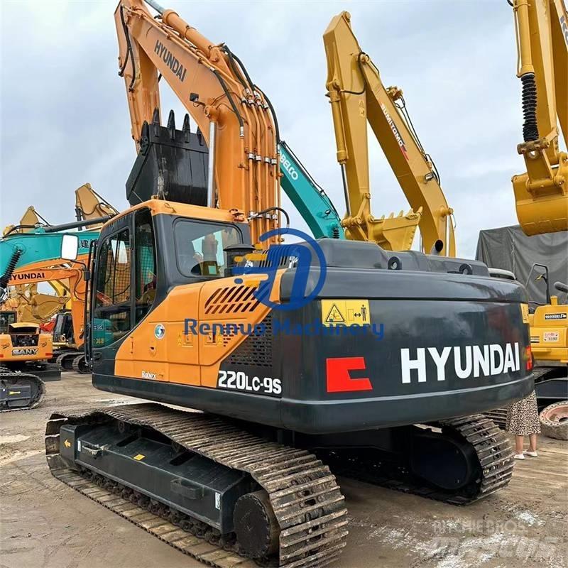 Hyundai R220LC-9S حفارات زحافة