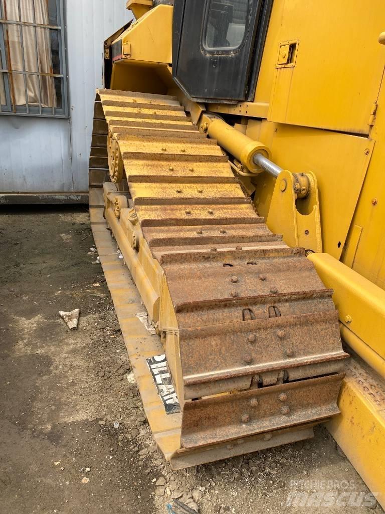 CAT D 5 M LGP بلدوزرات مجنزرة