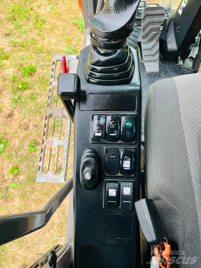 Volvo EW 160 E حفارات بعجل