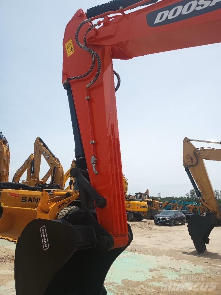 Doosan DX 225 LCA حفارات زحافة