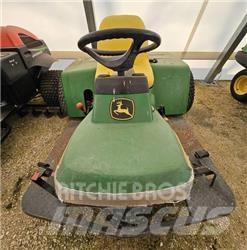 John Deere 1200 A مخلفات بنكر