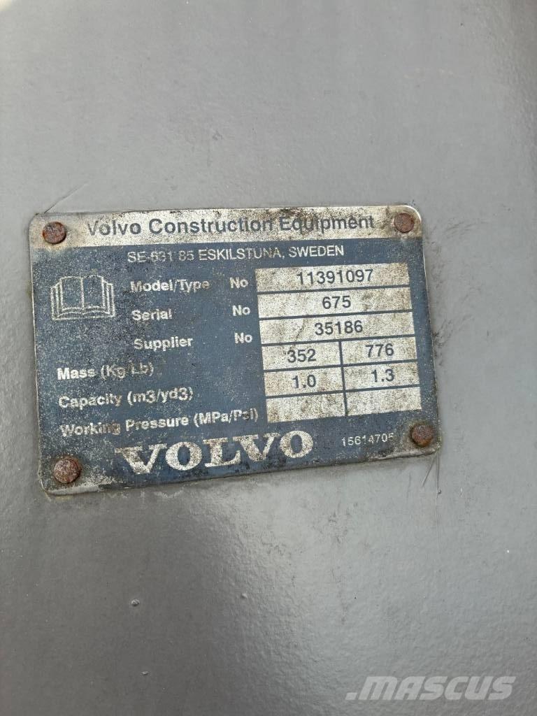 Volvo Skopa دلاء
