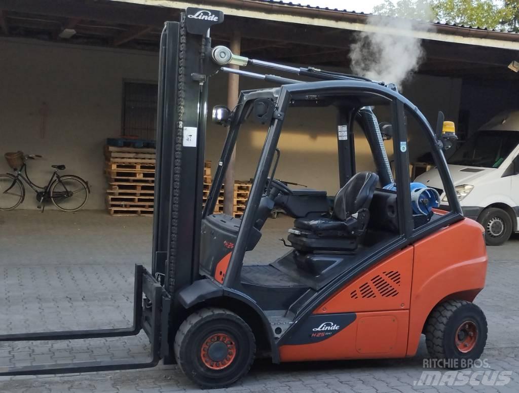 Linde H 25 T - 02 شاحنات LPG