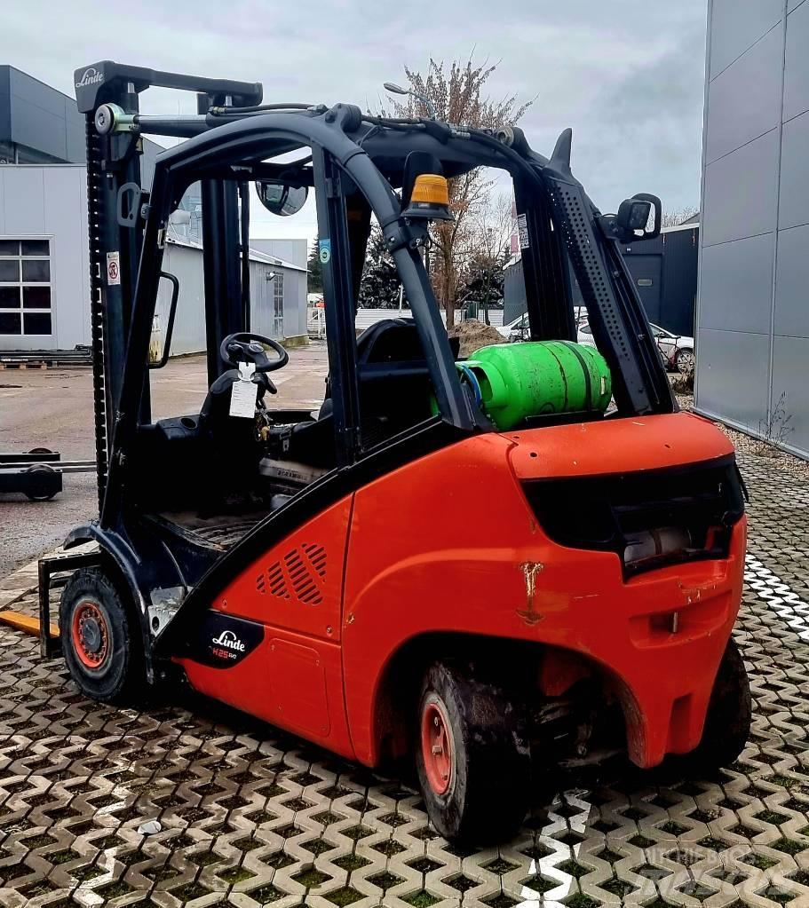 Linde H 25 T - 02 شاحنات LPG