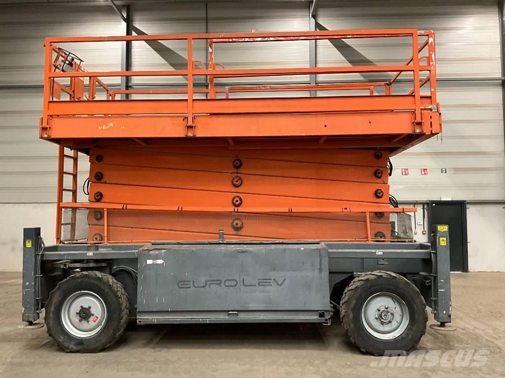 JLG 245-25 رافعات مقصية الشكل