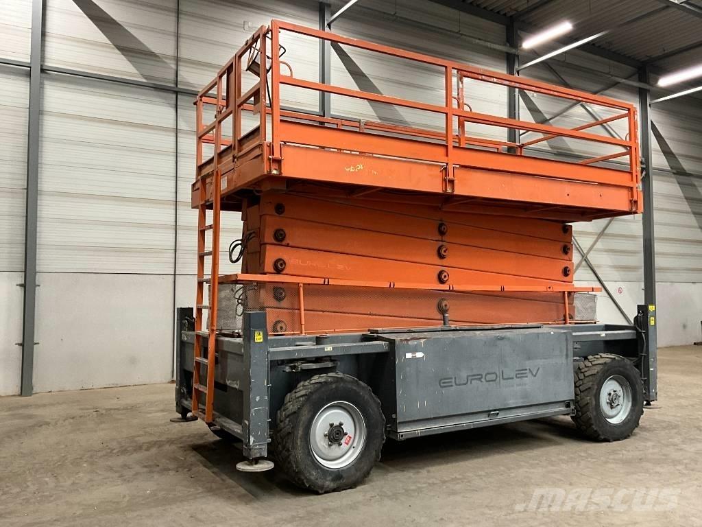 JLG 245-25 رافعات مقصية الشكل
