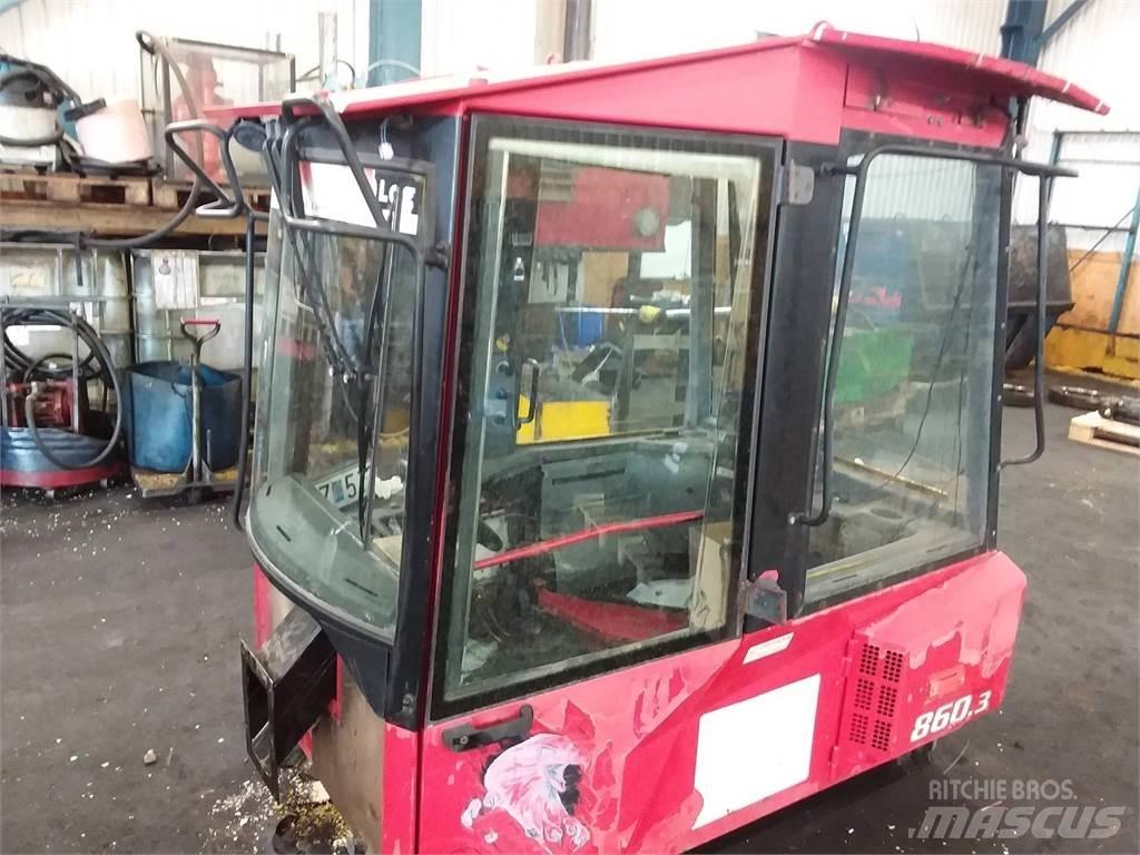 Valmet 860.3 كابينة والداخلية