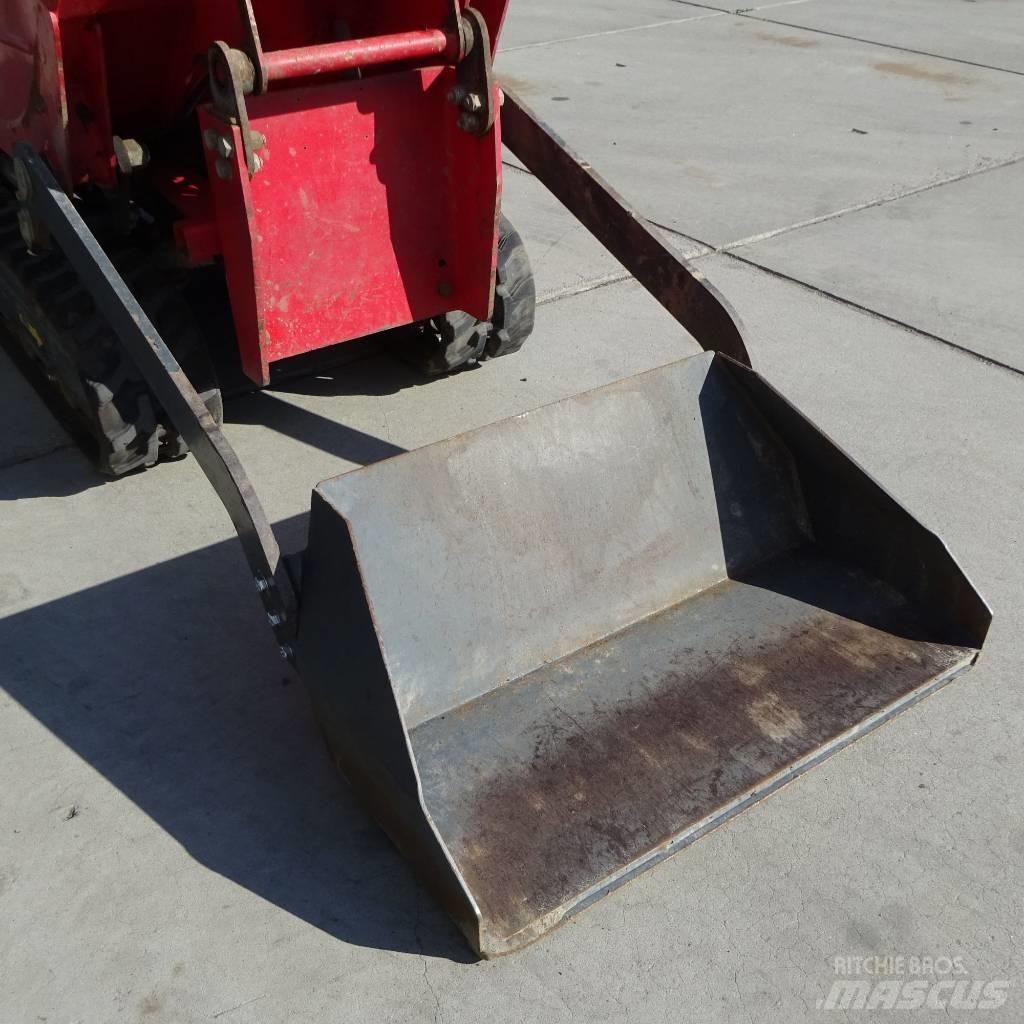 Hinowa HS 1100 عربات نقل قلابة مجنزرة
