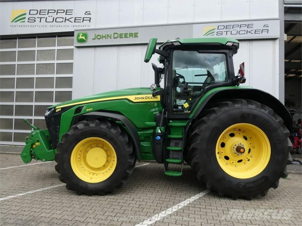 John Deere 8R 340 الجرارات