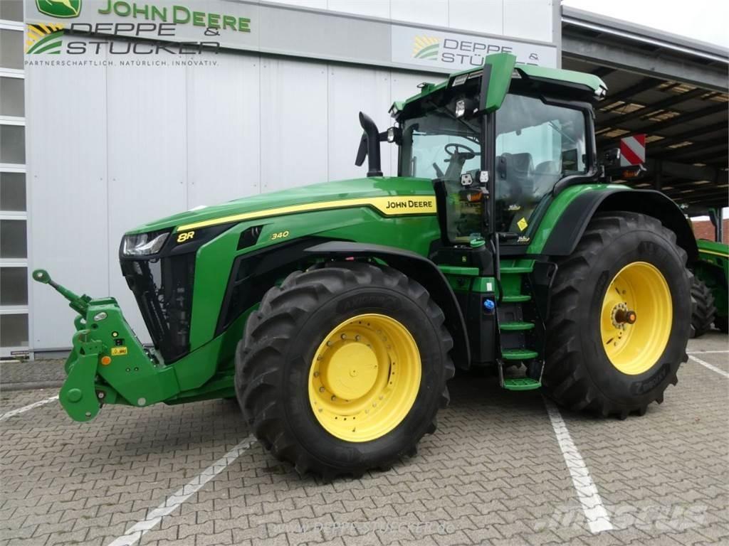 John Deere 8R 340 الجرارات