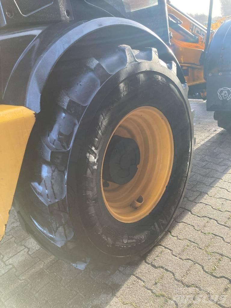 JCB TM 310 S معدات مناولة لأغراض الزراعة